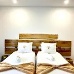 Bed and Breakfast Pacos Do Douro, Privee Avec Piscine Romariz