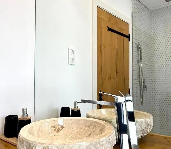 Pacos Do Douro, Privee Avec Piscine 3* Romariz