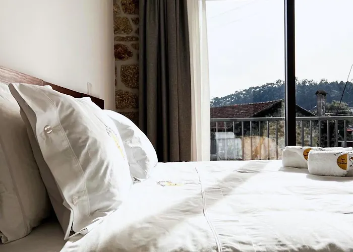 Paços Do Douro, Privée Avec Piscine Couette-café 3*